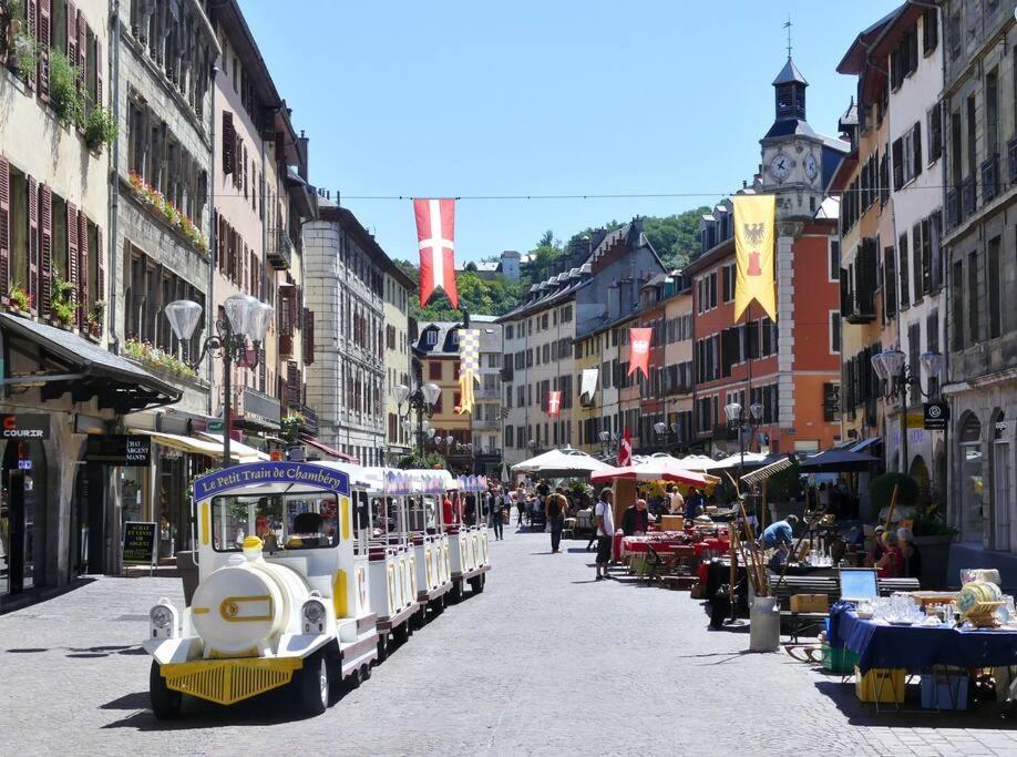 L'Instant Leger - Centre Ville Chambery Bagian luar foto